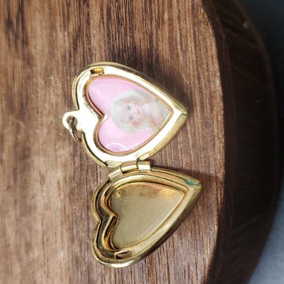 Vintage barbie pendant locket P205 mattel 1998 - Picture 3 of 4